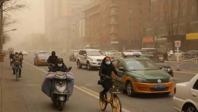 北方地區(qū)多輪沙塵天氣主要原因是什么？生態(tài)環(huán)境部回應(yīng)