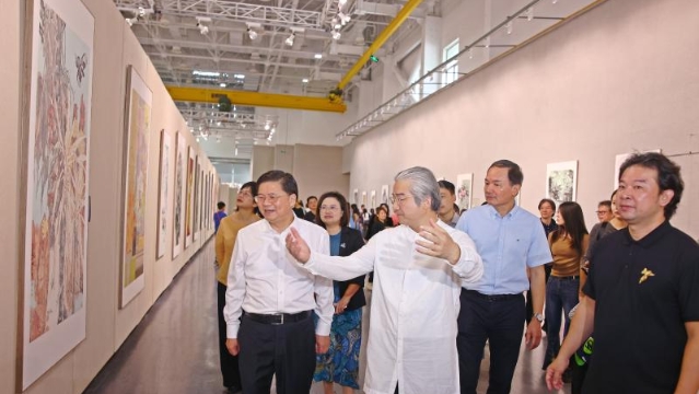 花香八閩，鳥語(yǔ)鷺島  “花香鳥語(yǔ)——第三屆福建省花鳥畫大展”開幕