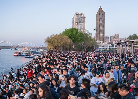 “五一”文旅多點開花，假日經(jīng)濟謀得發(fā)展增量